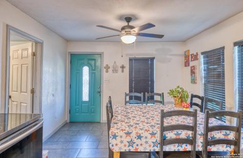 806 S Park Street Uvalde TX 78801
