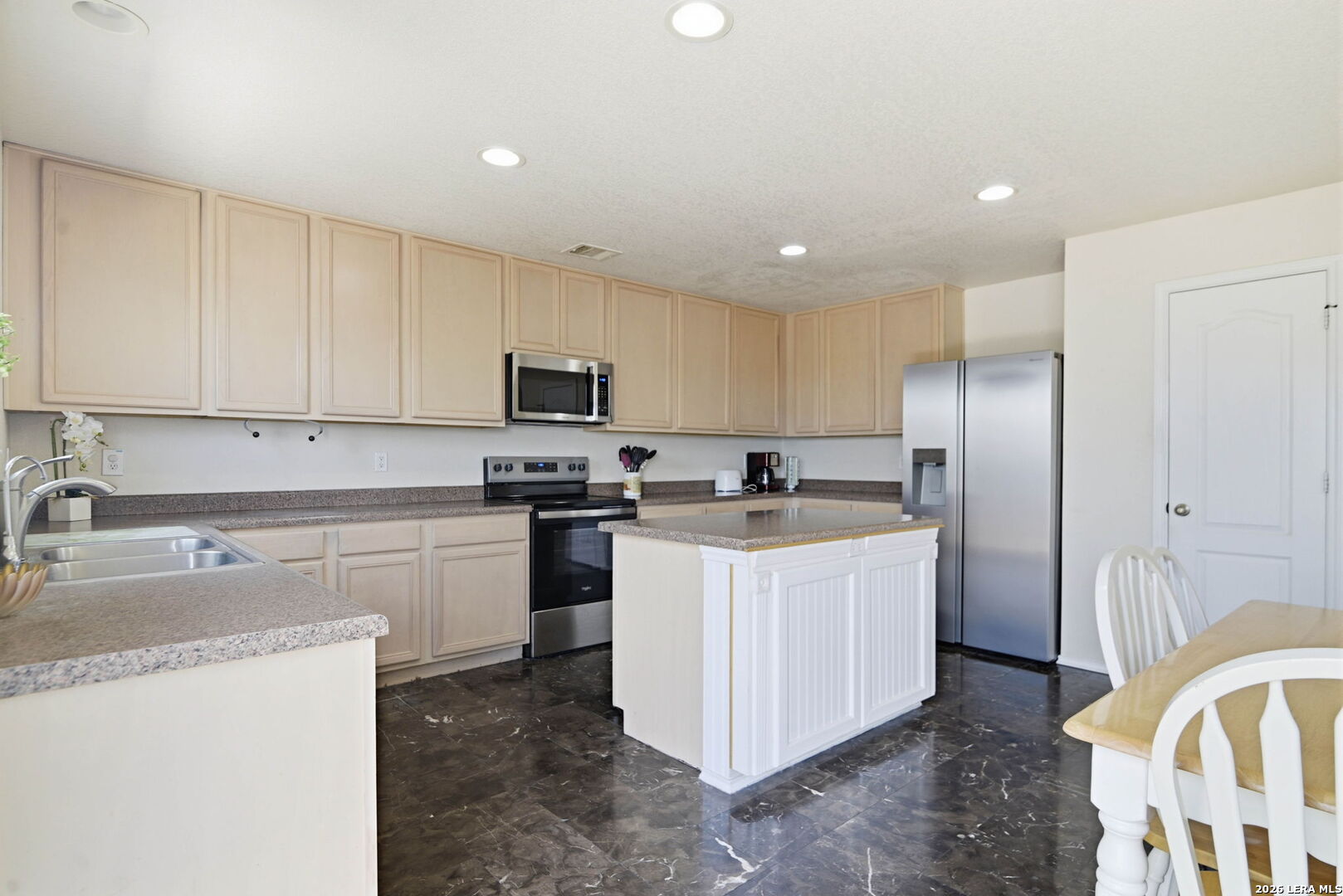 6511 Falcons Heights San Antonio TX 78233