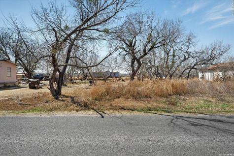 18829 Lagloria Road Elmendorf TX 78112