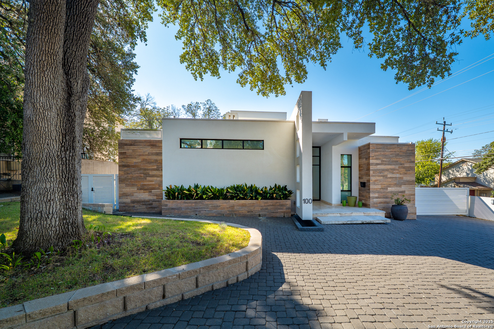 Terrell Hills TX, 100 Canterbury Hill