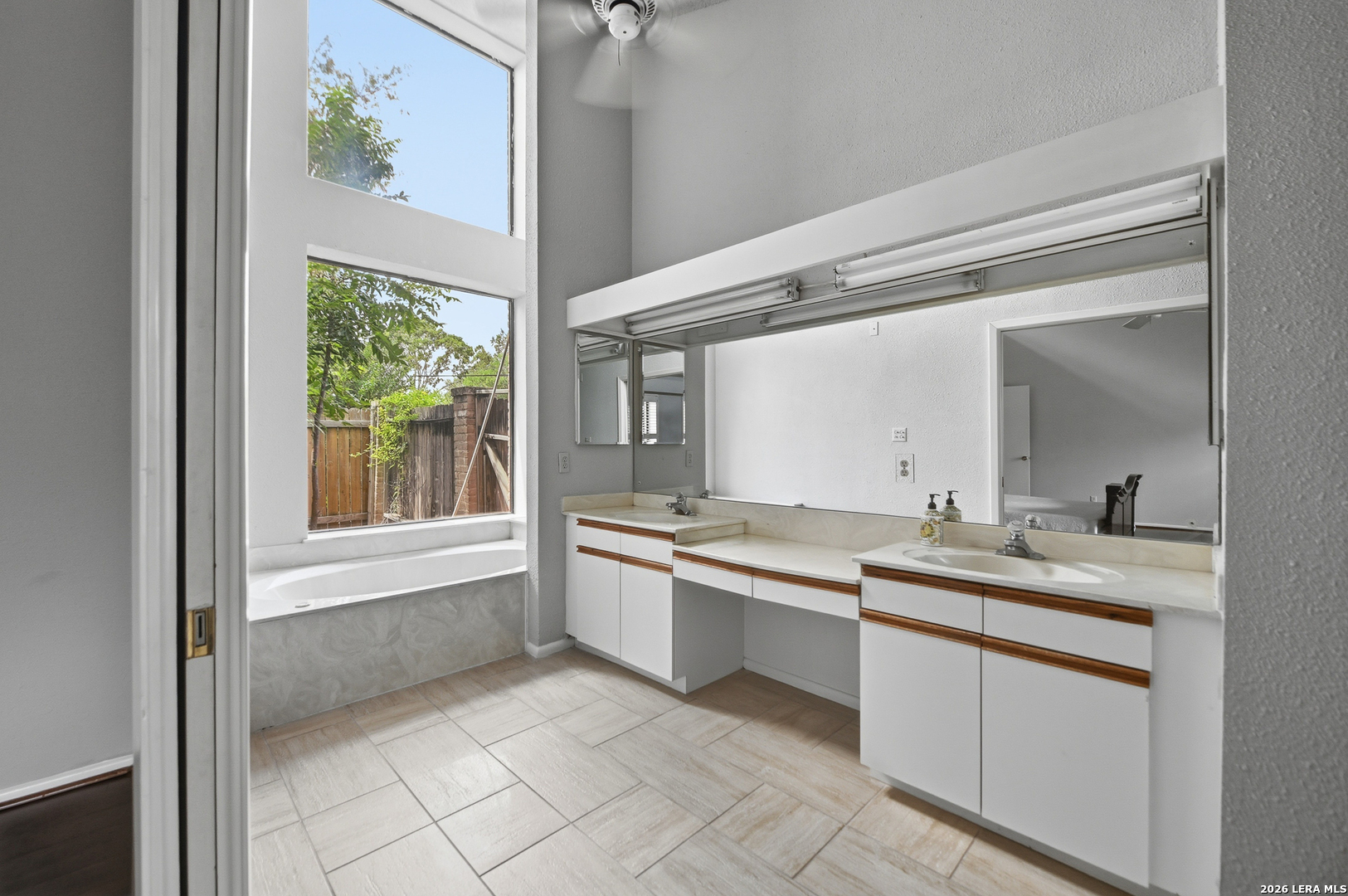 10914 Link San Antonio TX 78213