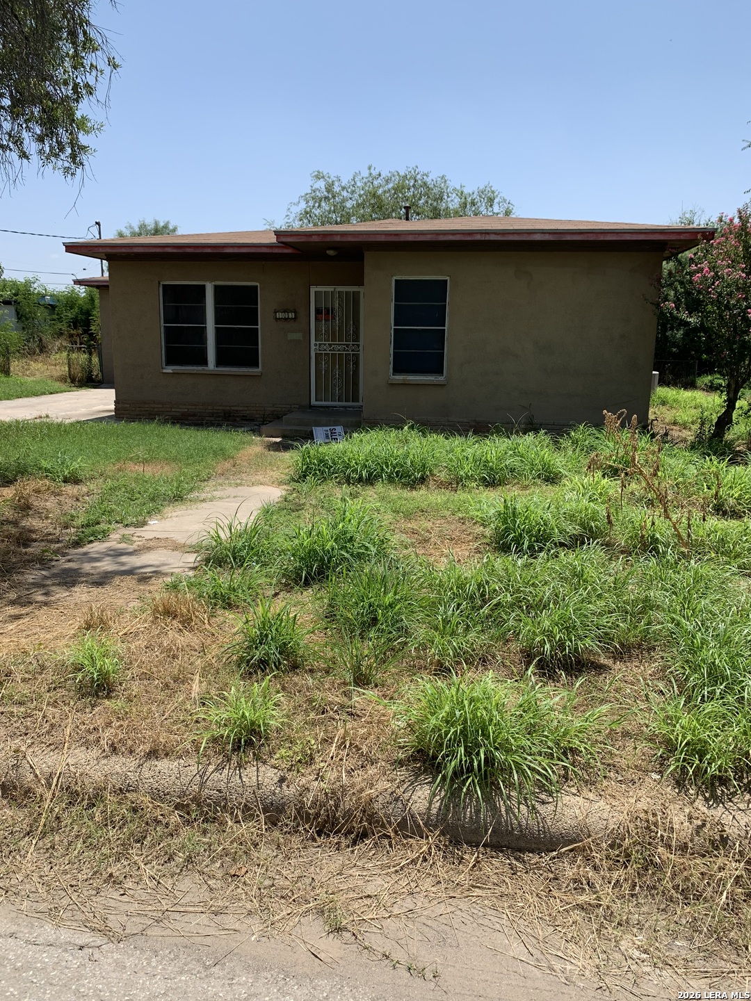 103 S 12th Carrizo Springs TX 78834