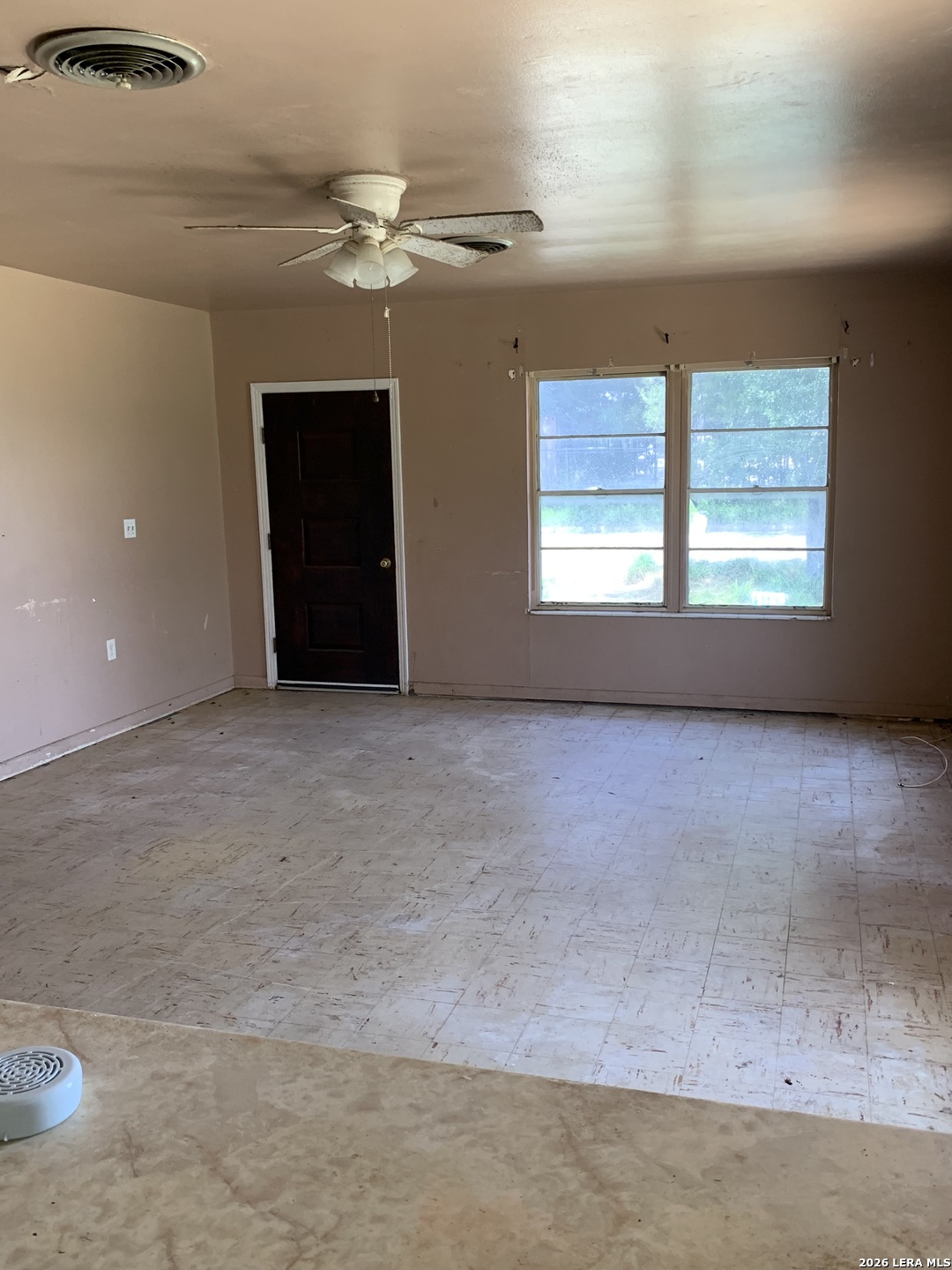 103 S 12th Carrizo Springs TX 78834