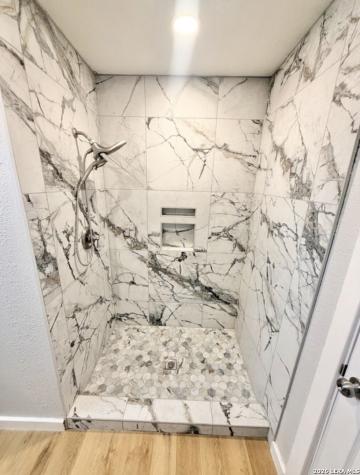 1126 W Lullwood San Antonio TX 78201