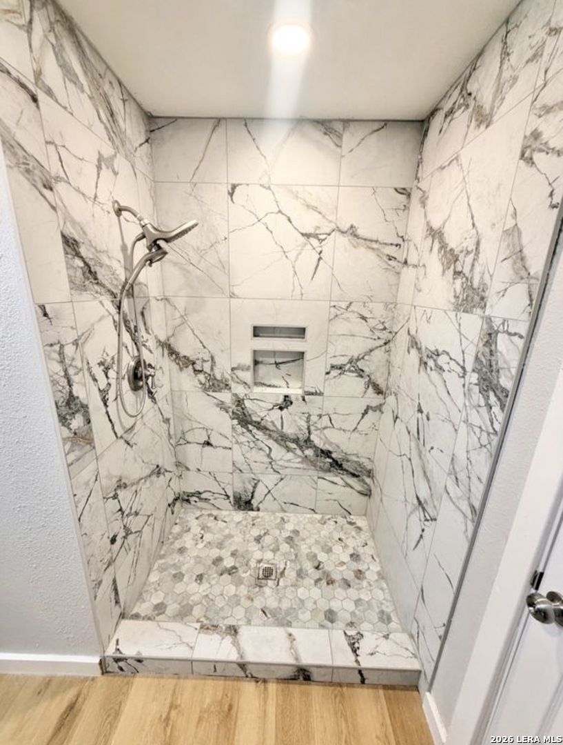 1126 W Lullwood San Antonio TX 78201