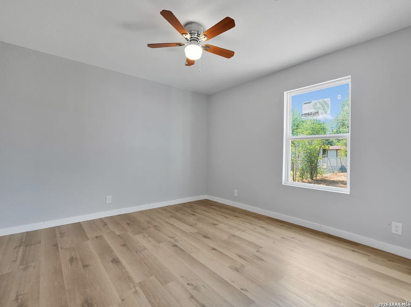1126 W Lullwood San Antonio TX 78201