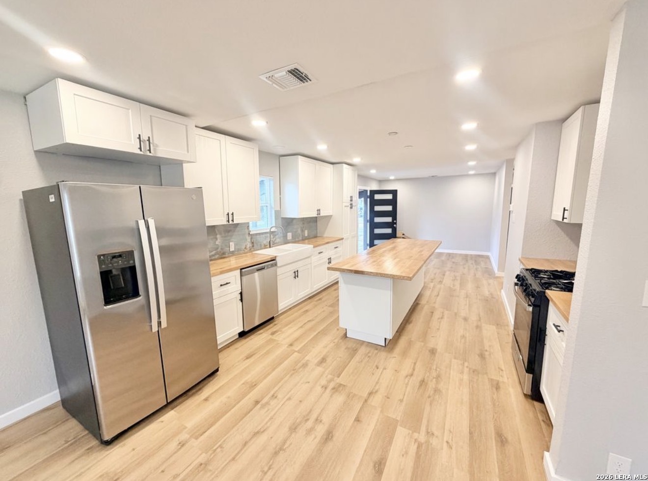 1126 W Lullwood San Antonio TX 78201