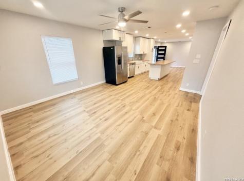 1126 W Lullwood San Antonio TX 78201