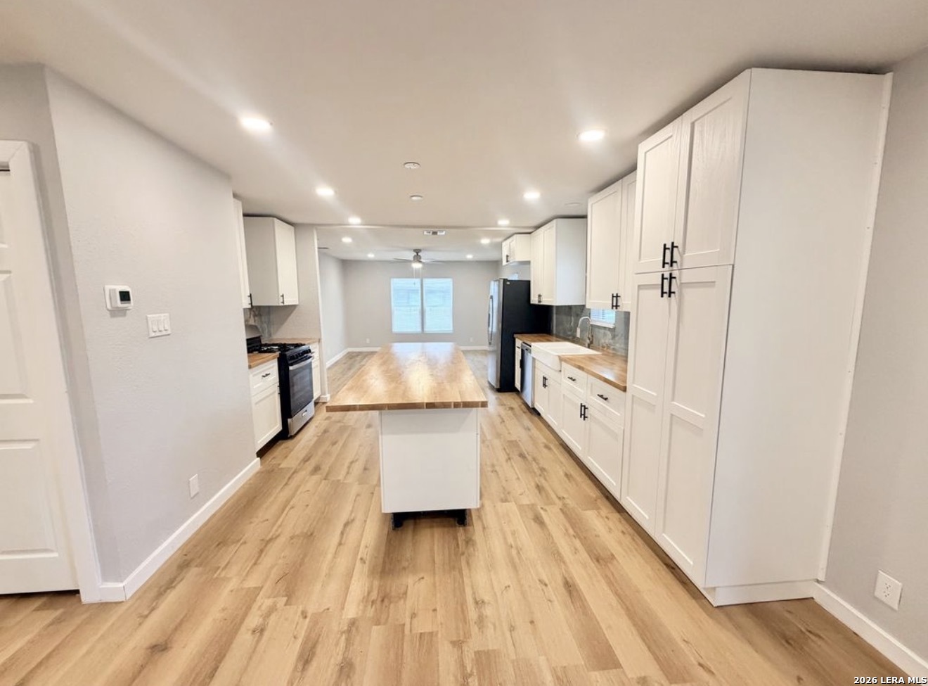 1126 W Lullwood San Antonio TX 78201