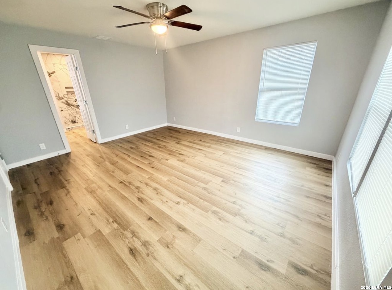 1126 W Lullwood San Antonio TX 78201