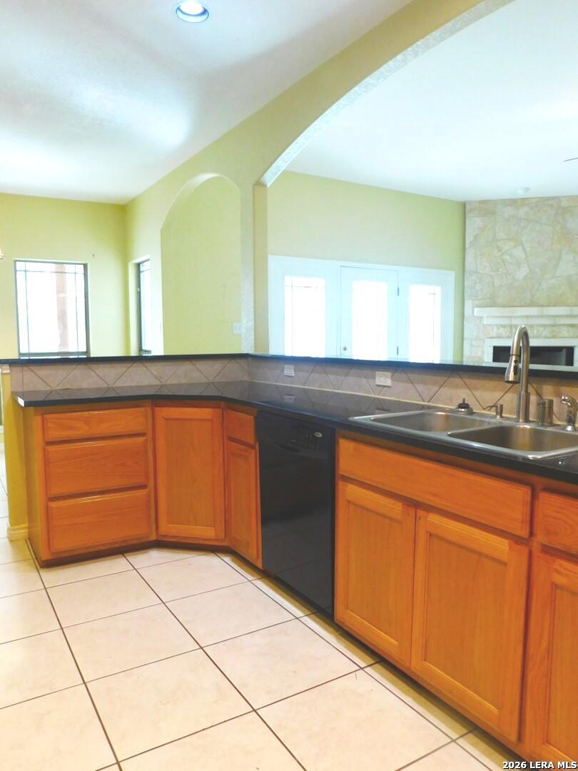 110 Hunters Glen Floresville TX 78114