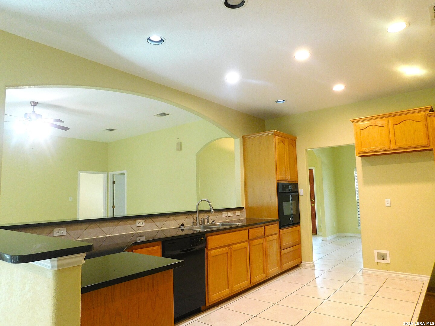 110 Hunters Glen Floresville TX 78114
