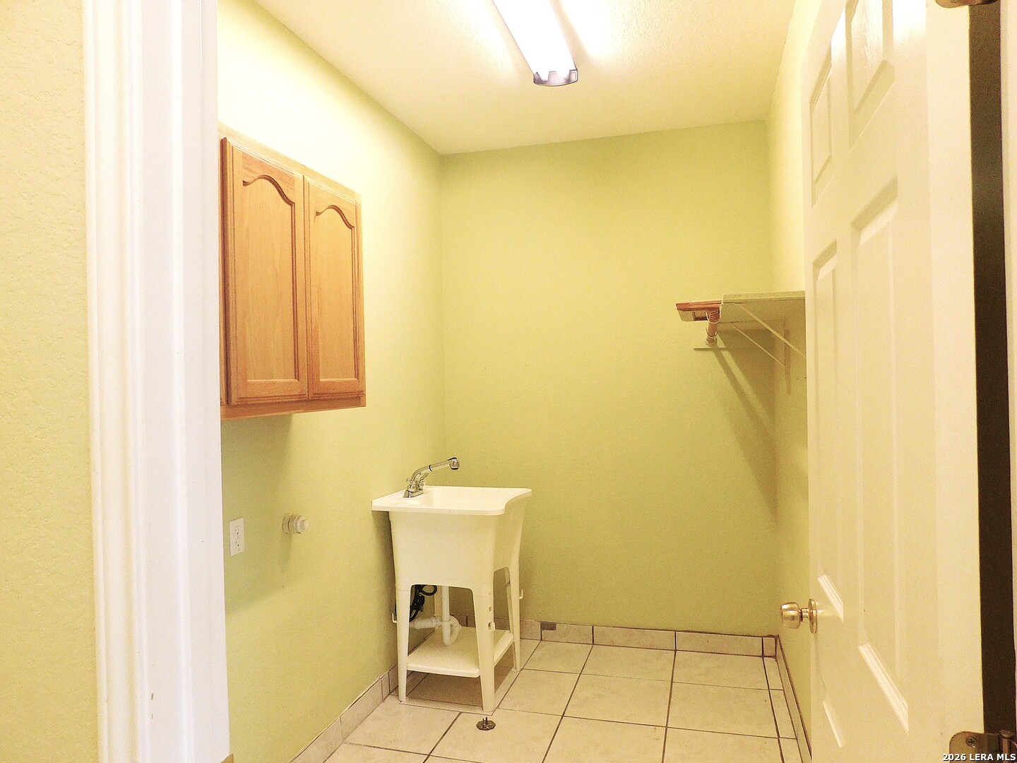 110 Hunters Glen Floresville TX 78114