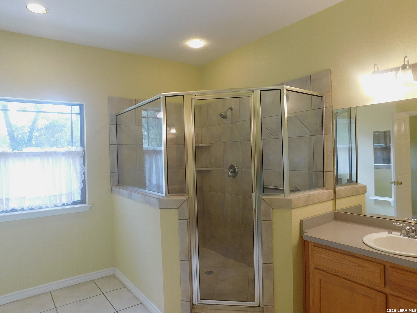 110 Hunters Glen Floresville TX 78114