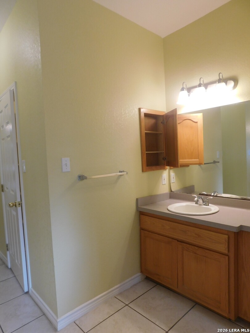 110 Hunters Glen Floresville TX 78114