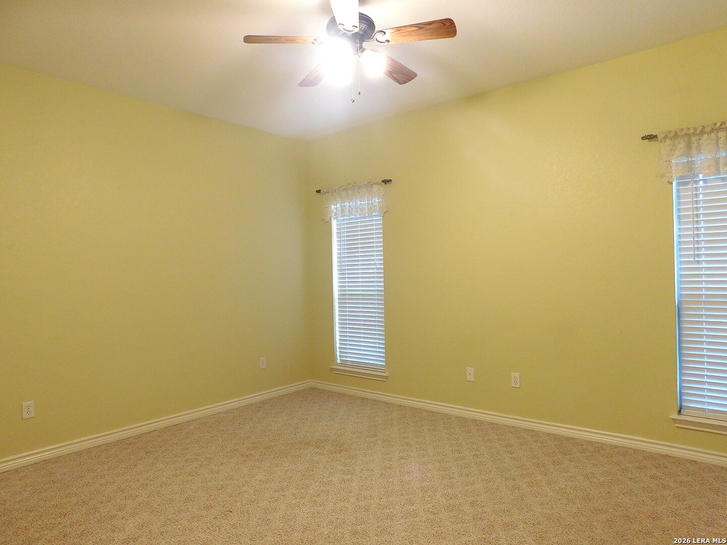 110 Hunters Glen Floresville TX 78114