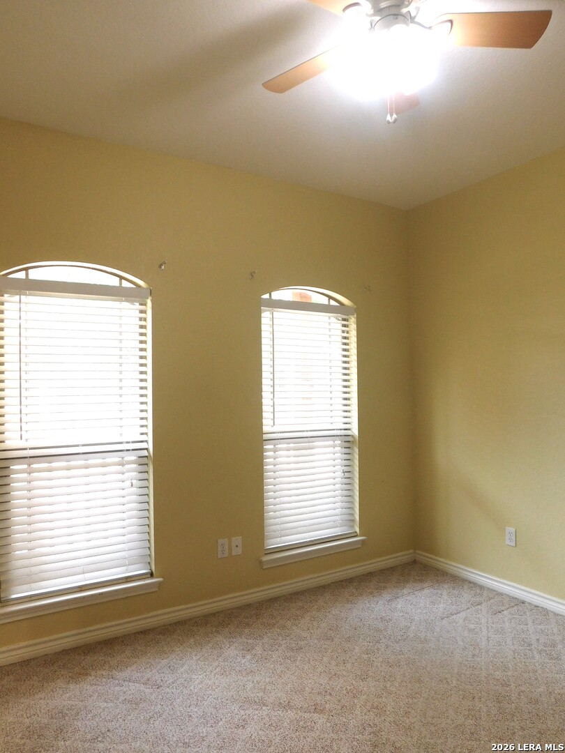 110 Hunters Glen Floresville TX 78114