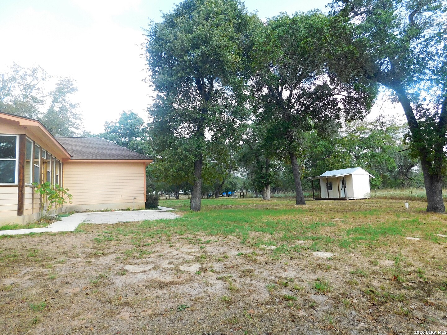 110 Hunters Glen Floresville TX 78114