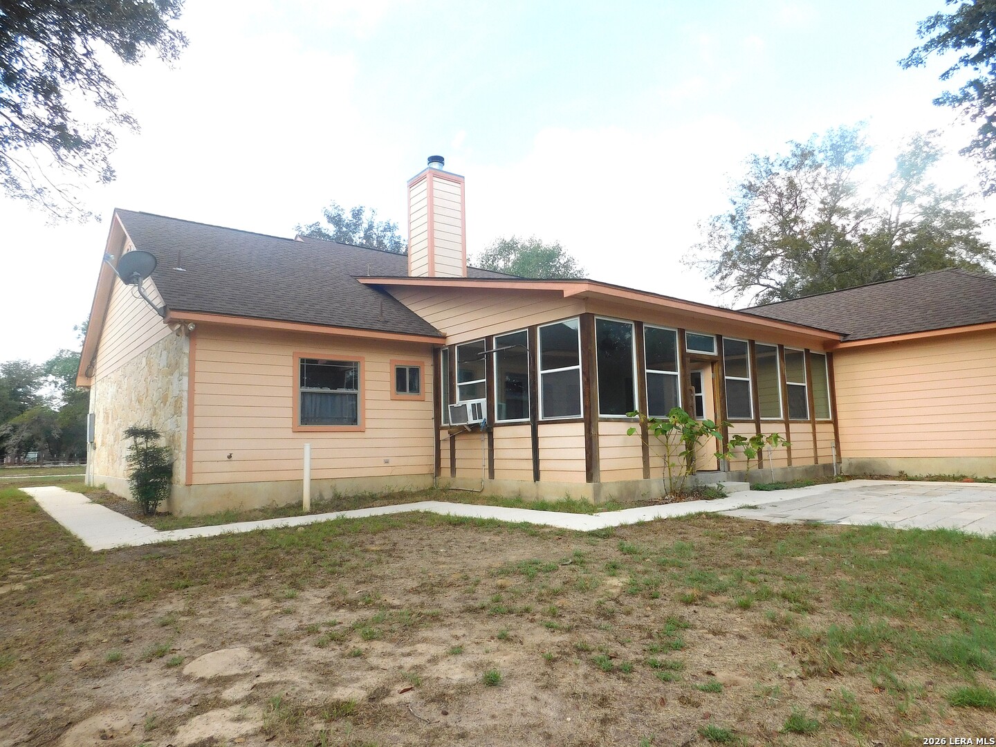 110 Hunters Glen Floresville TX 78114