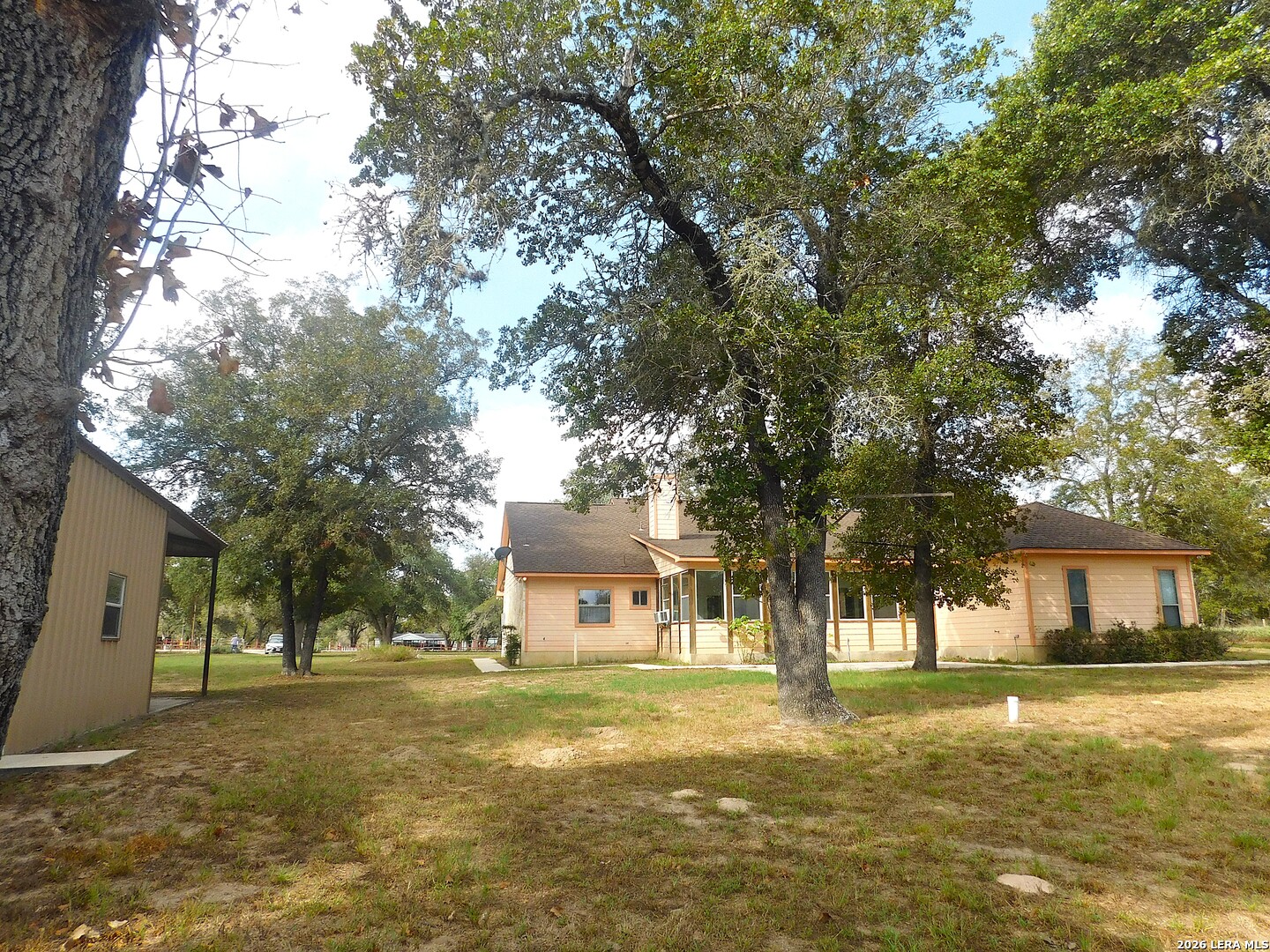 110 Hunters Glen Floresville TX 78114