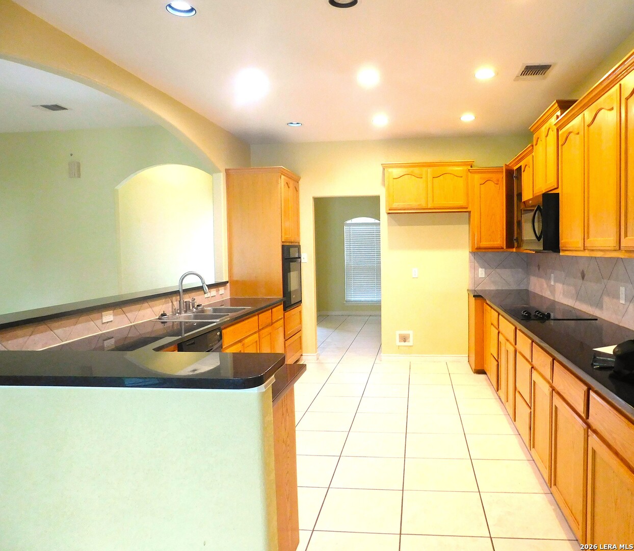 110 Hunters Glen Floresville TX 78114