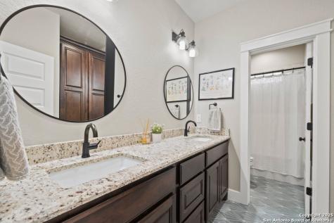 1212 Engler Dairy Seguin TX 78155