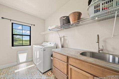 1212 Engler Dairy Seguin TX 78155