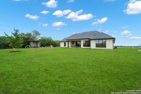 1212 Engler Dairy Seguin TX 78155