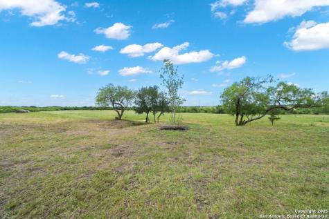 1212 Engler Dairy Seguin TX 78155