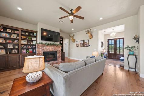 1212 Engler Dairy Seguin TX 78155