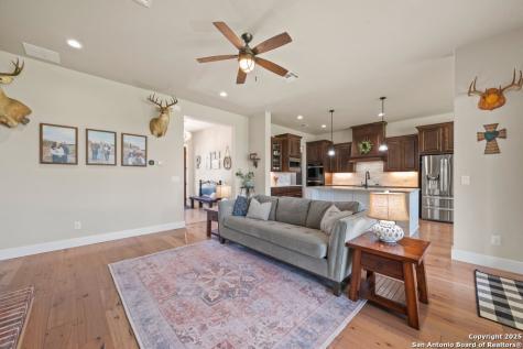 1212 Engler Dairy Seguin TX 78155