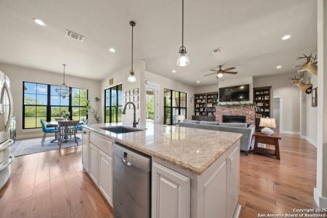1212 Engler Dairy Seguin TX 78155