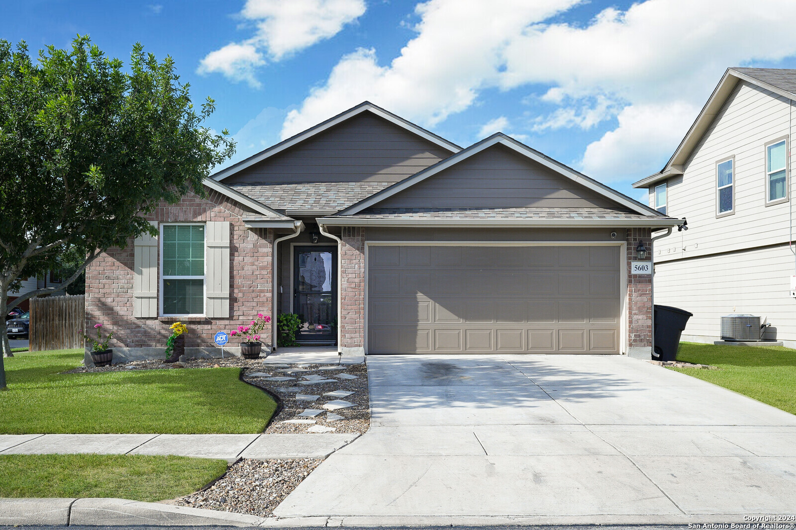 5603 Espada Cliff San Antonio TX 78222