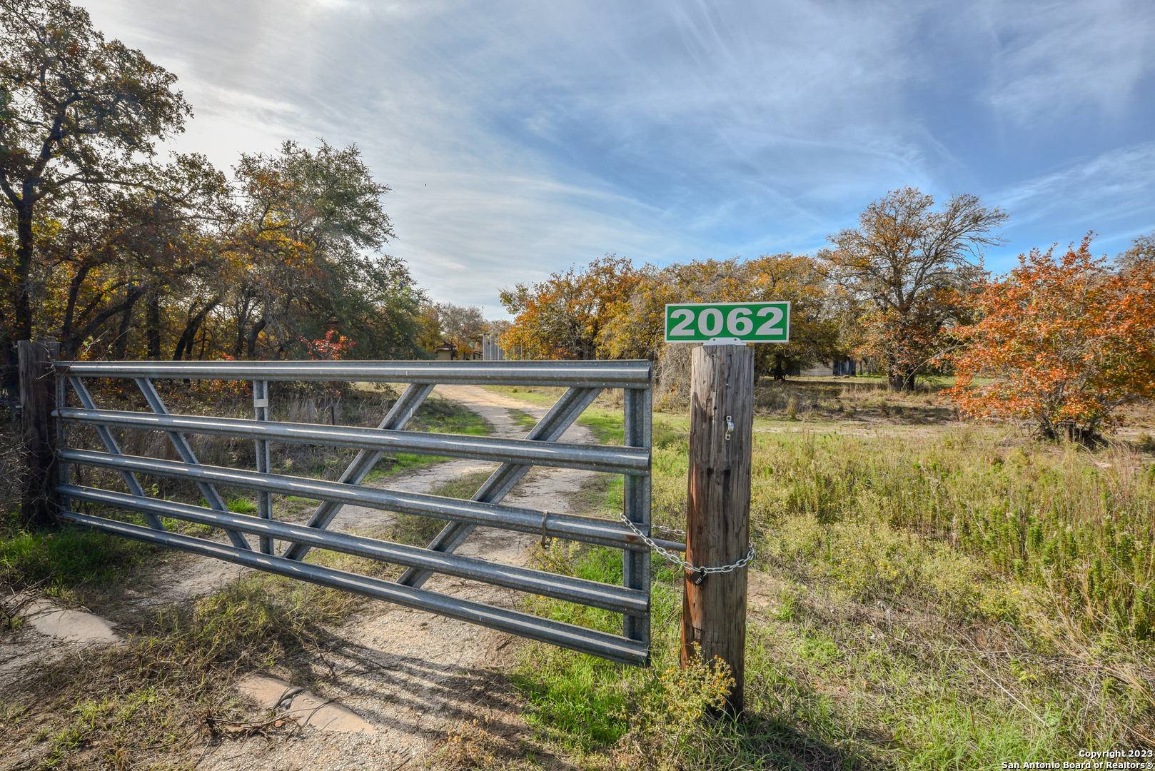 2062 Deer Trail Floresville TX 78114