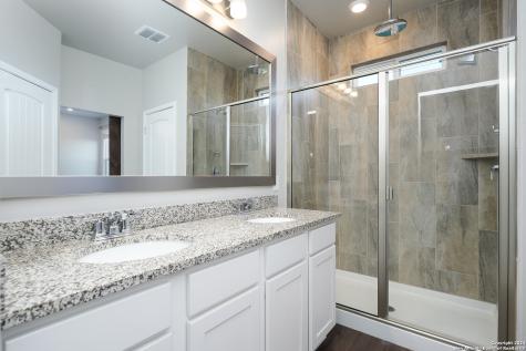 3915 Ivy Path St.hedwig TX 78152