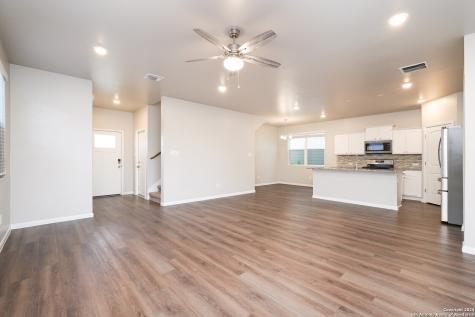 3915 Ivy Path St.hedwig TX 78152