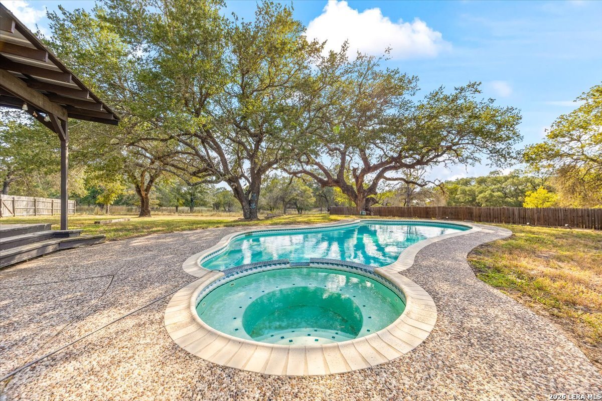 797 Killarney Road Floresville TX 78114
