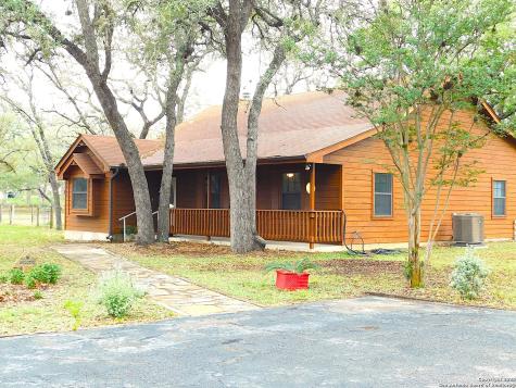 525 Cherry Ridge Floresville TX 78114