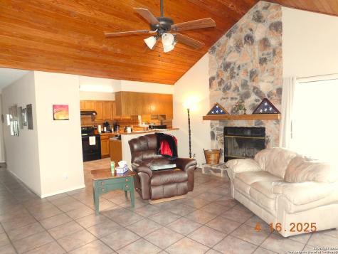525 Cherry Ridge Floresville TX 78114