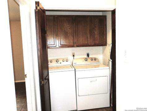 525 Cherry Ridge Floresville TX 78114