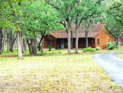 525 Cherry Ridge Floresville TX 78114