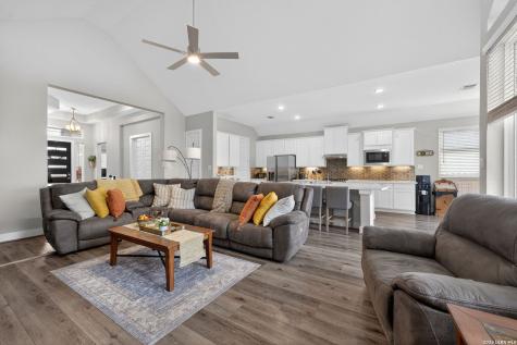 164 Jereth Crossing Castroville TX 78009