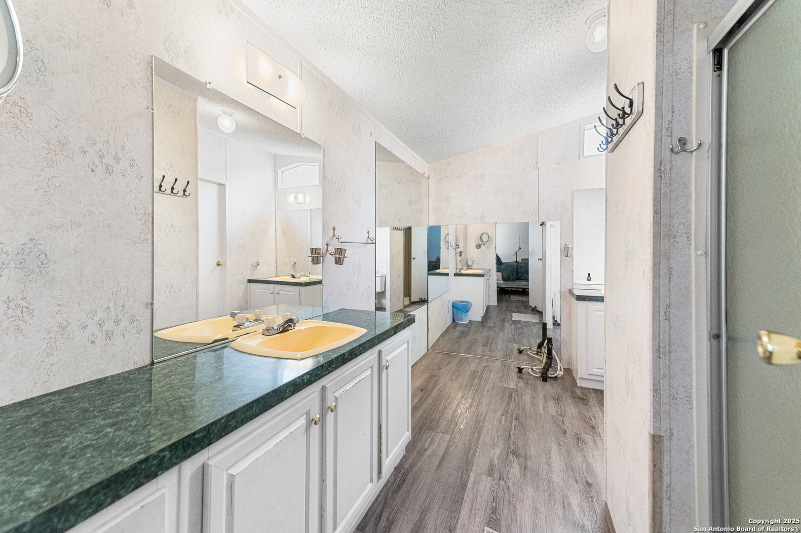 690 Cherry Ridge Floresville TX 78114