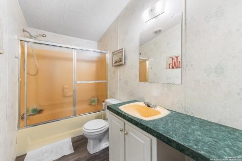 690 Cherry Ridge Floresville TX 78114