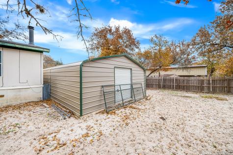 690 Cherry Ridge Floresville TX 78114