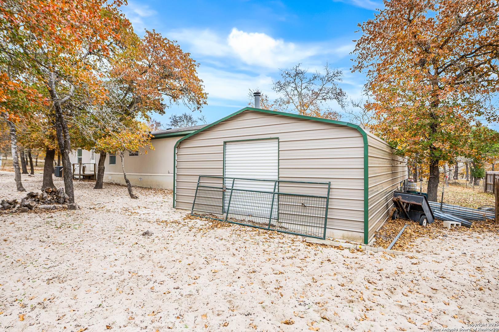 690 Cherry Ridge Floresville TX 78114