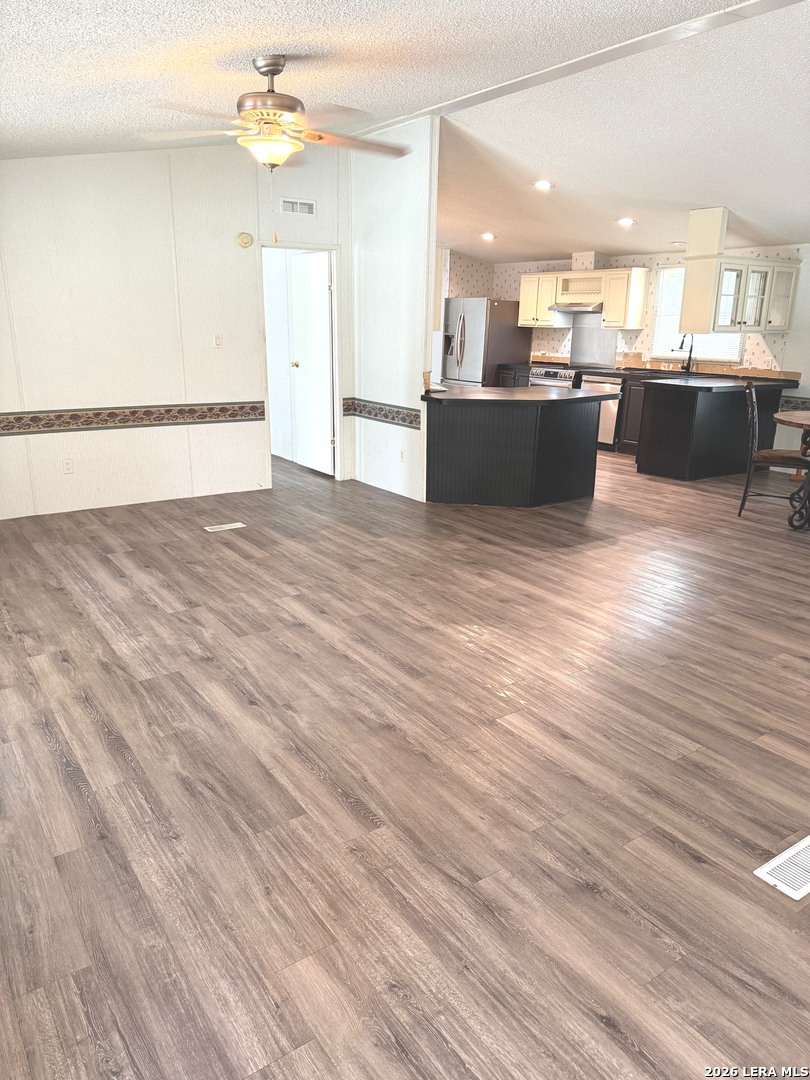 690 Cherry Ridge Floresville TX 78114
