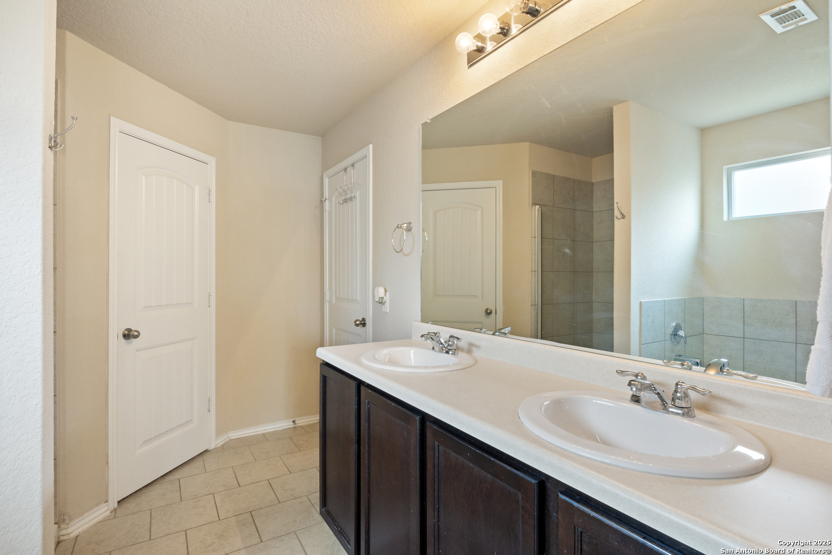 255 Elisabeth Run San Antonio TX 78253