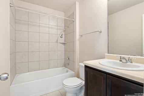 255 Elisabeth Run San Antonio TX 78253