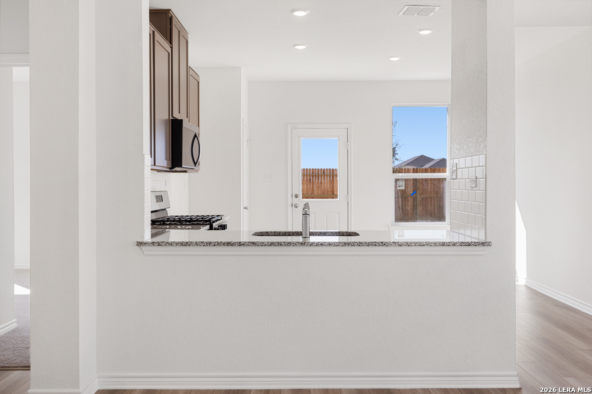 10042 Jagger Avenue Converse TX 78109